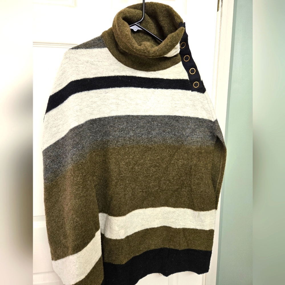 Beautiful Wool Poncho slip over classic M